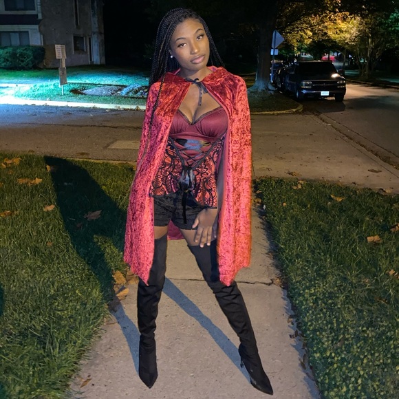 Big Bad Red Halloween Costume - Picture 5 of 5